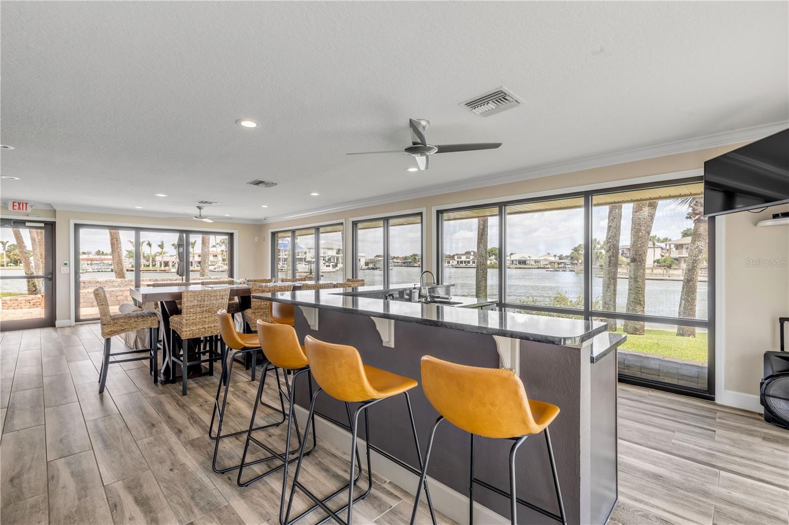 DIAMOND HEAD POINT CONDO - Residential