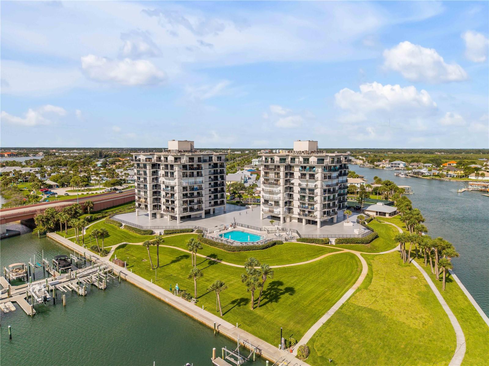 DIAMOND HEAD POINT CONDO - Residential