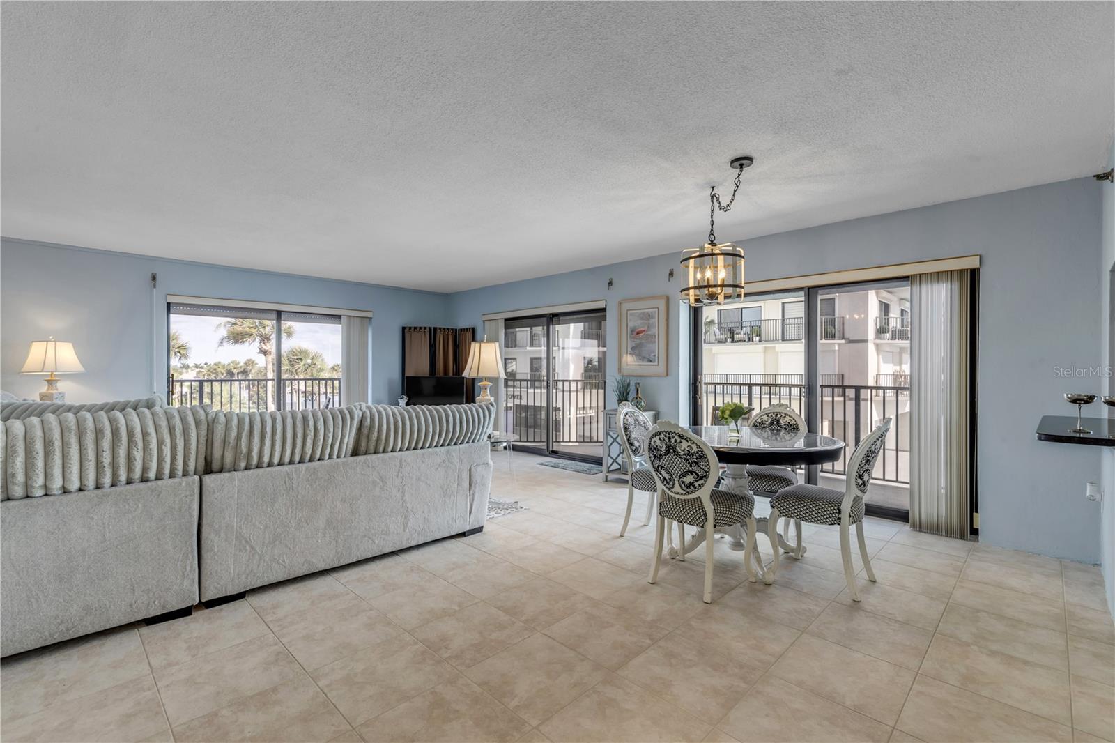 DIAMOND HEAD POINT CONDO - Residential