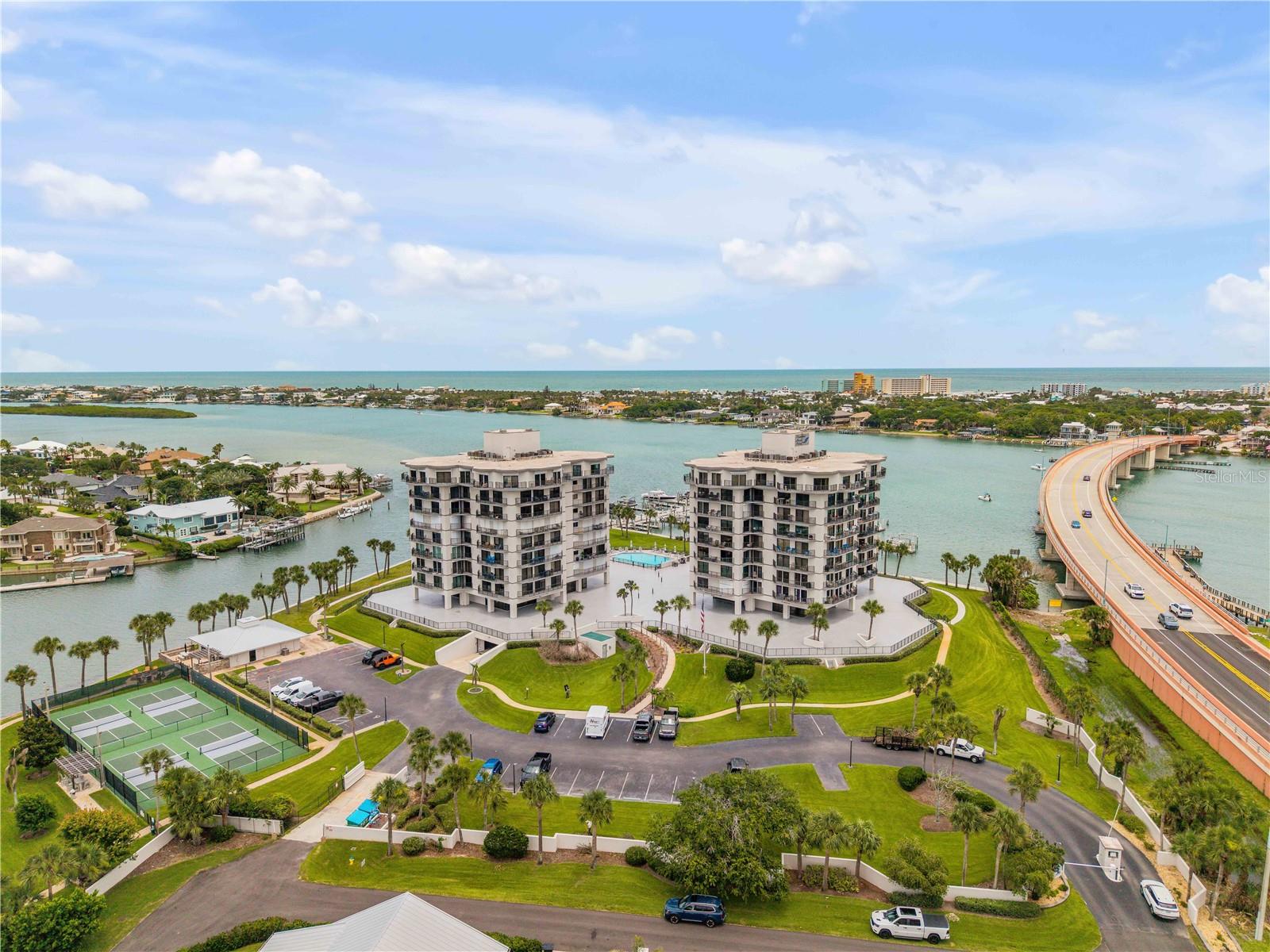 DIAMOND HEAD POINT CONDO - Residential