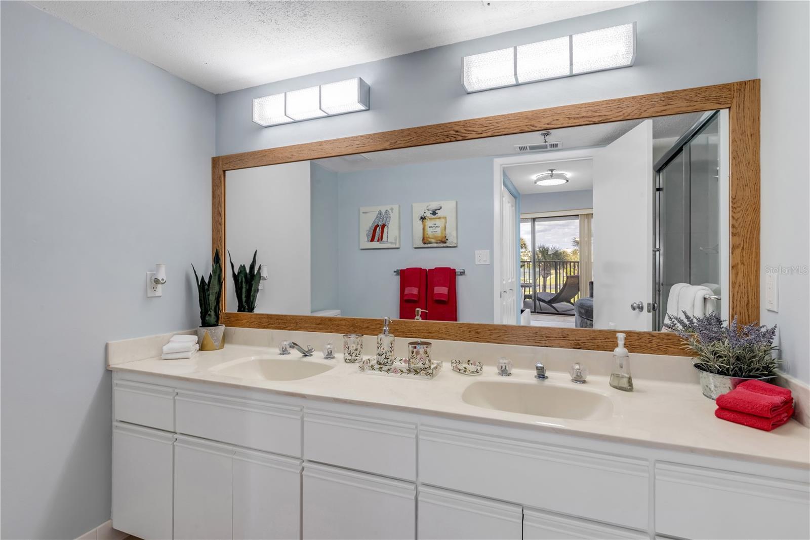 DIAMOND HEAD POINT CONDO - Residential