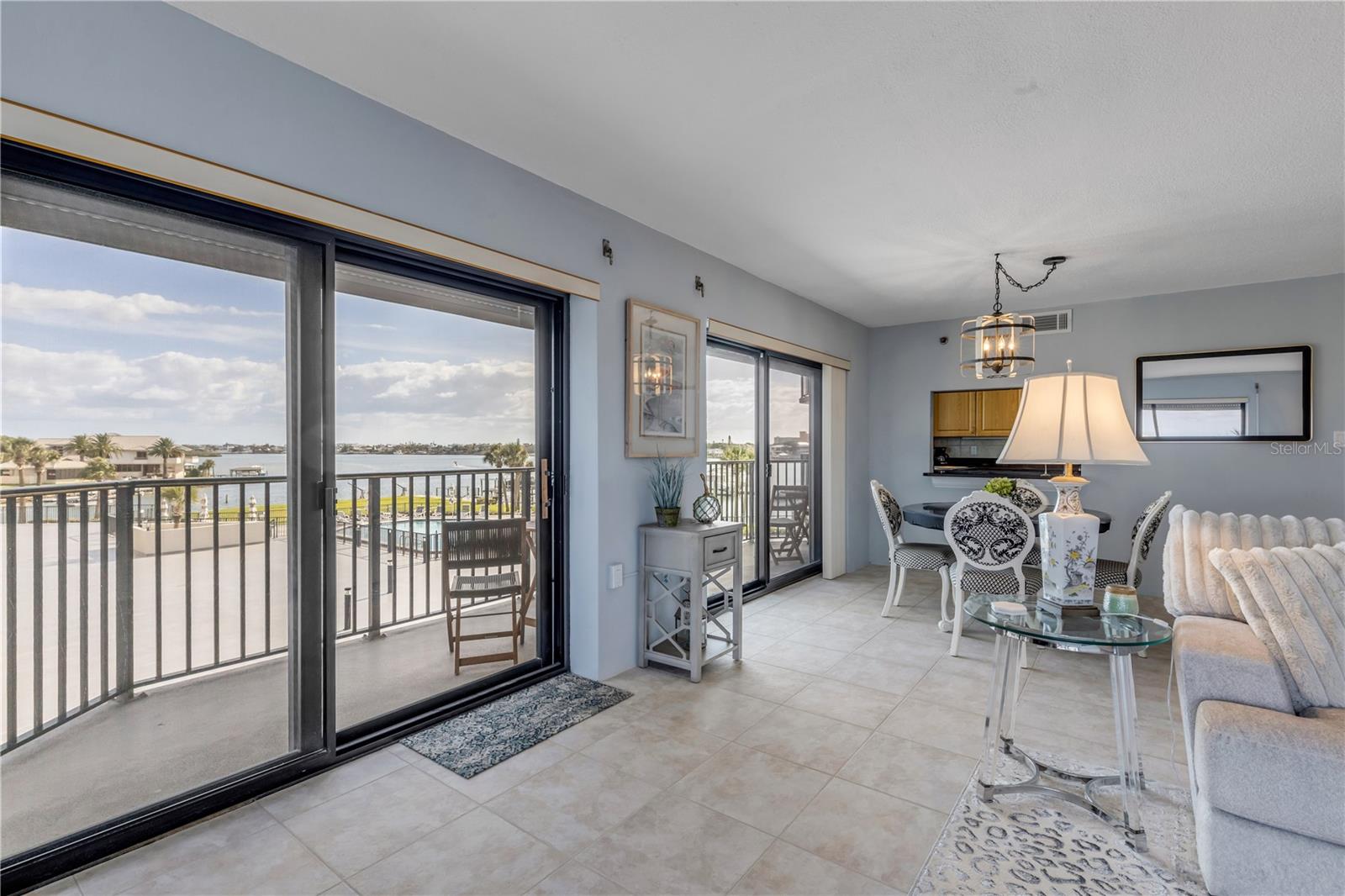 DIAMOND HEAD POINT CONDO - Residential