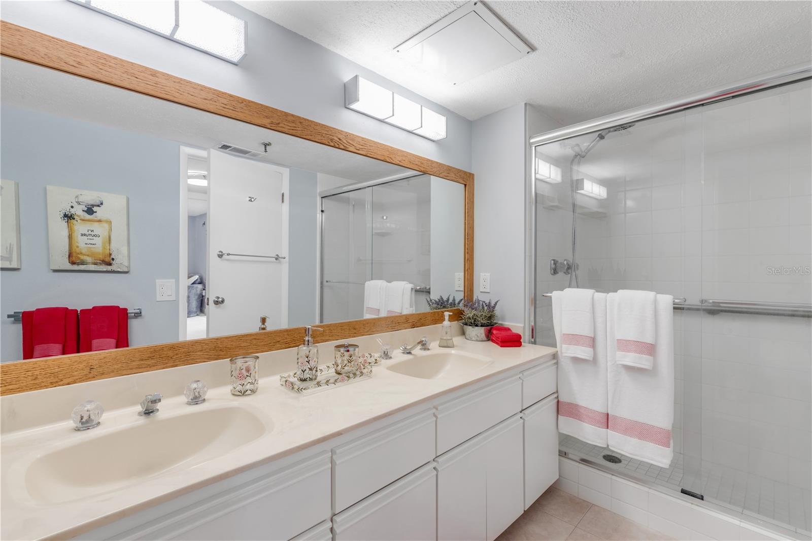 DIAMOND HEAD POINT CONDO - Residential