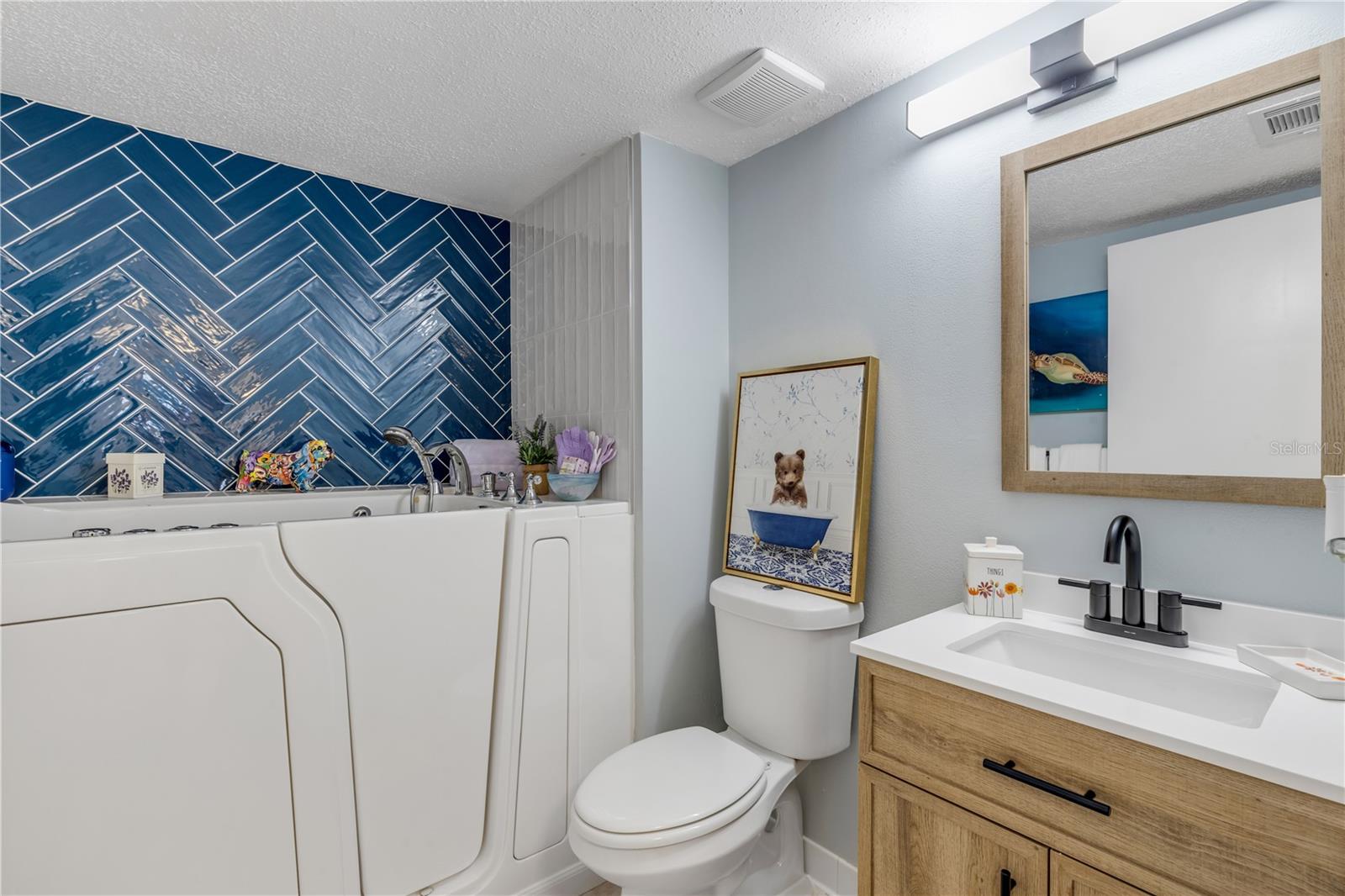 DIAMOND HEAD POINT CONDO - Residential