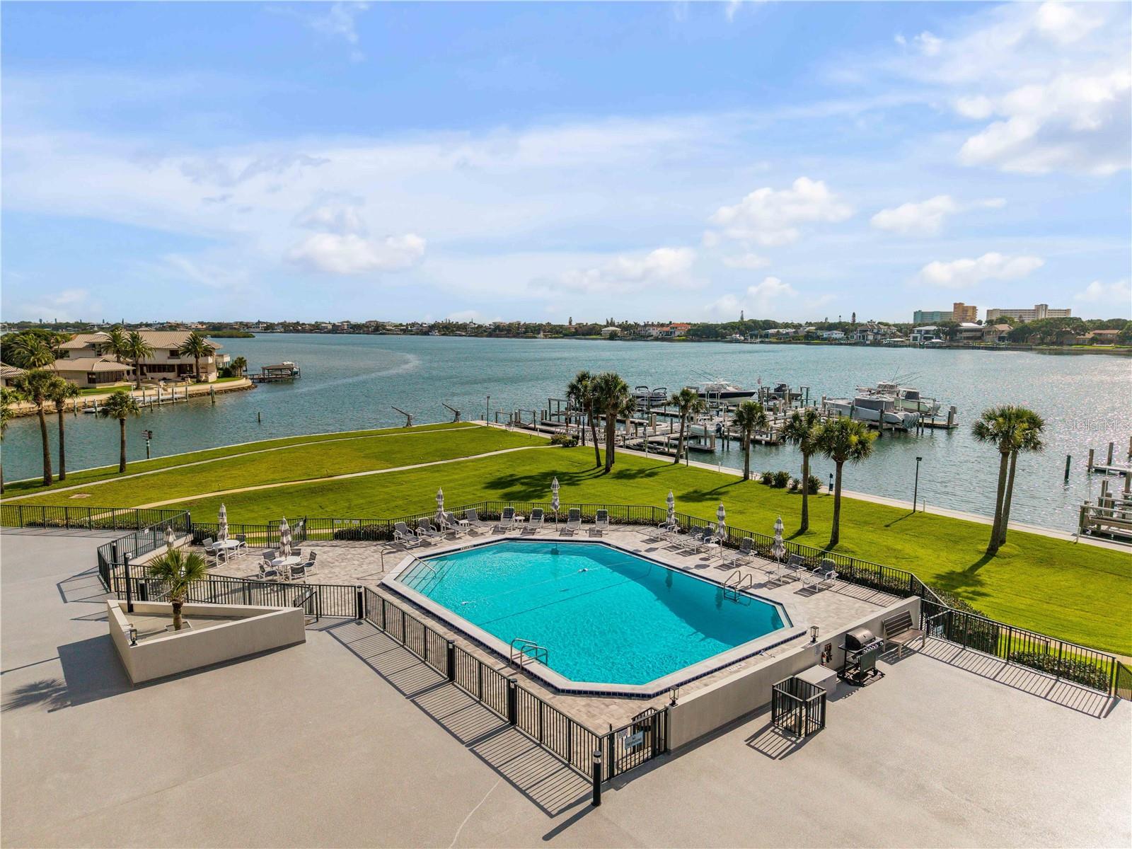 DIAMOND HEAD POINT CONDO - Residential