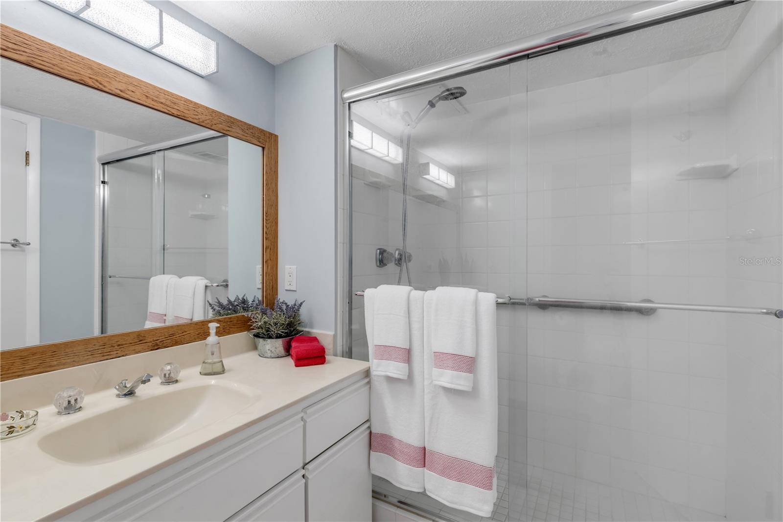 DIAMOND HEAD POINT CONDO - Residential