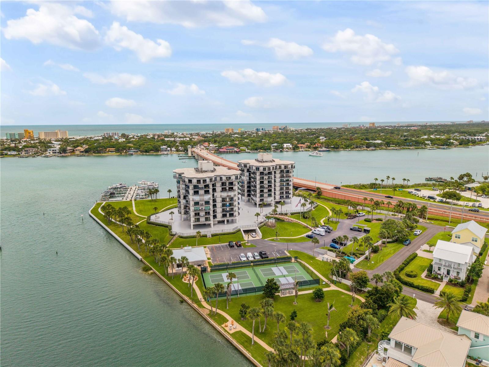DIAMOND HEAD POINT CONDO - Residential