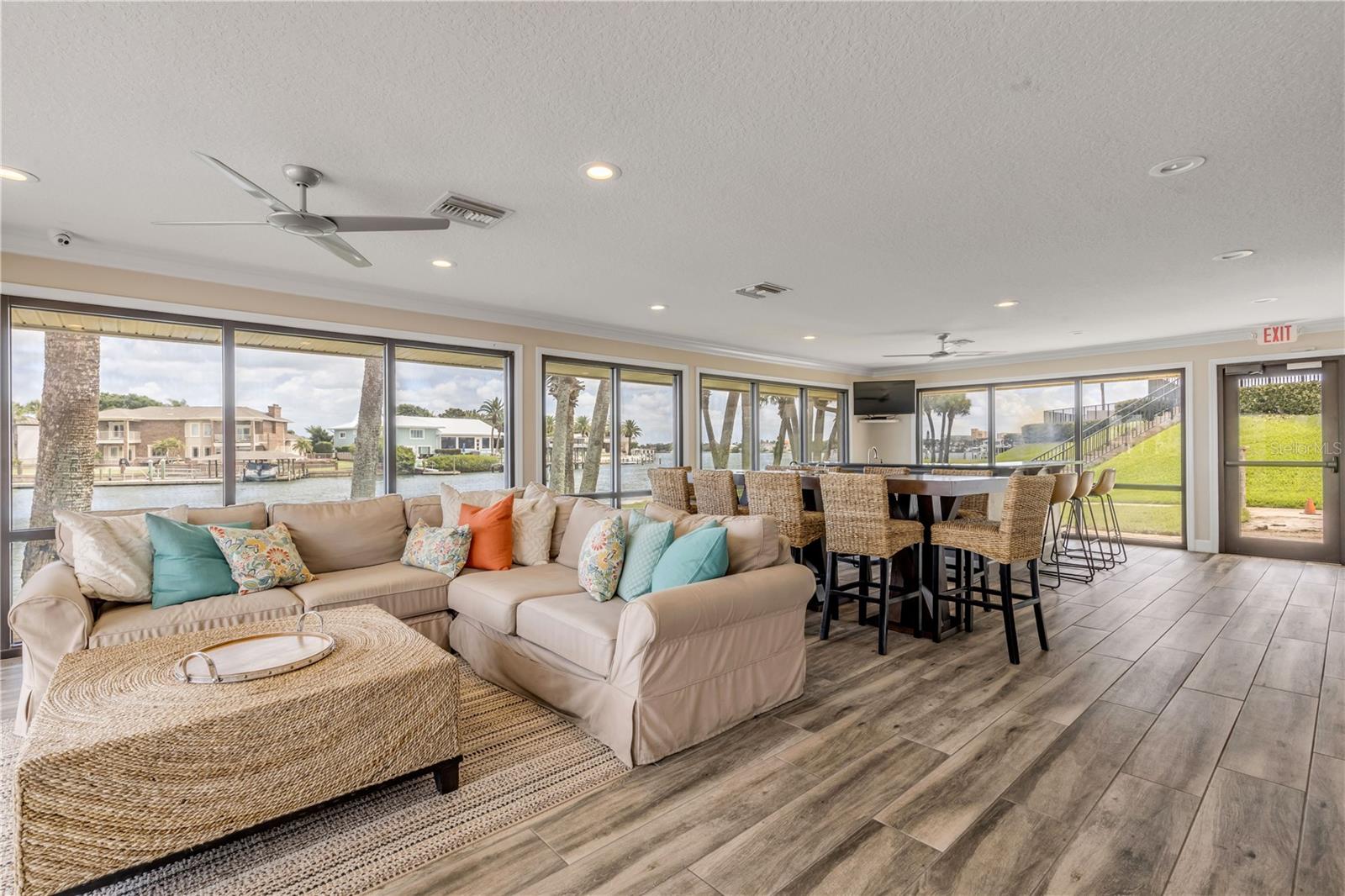DIAMOND HEAD POINT CONDO - Residential