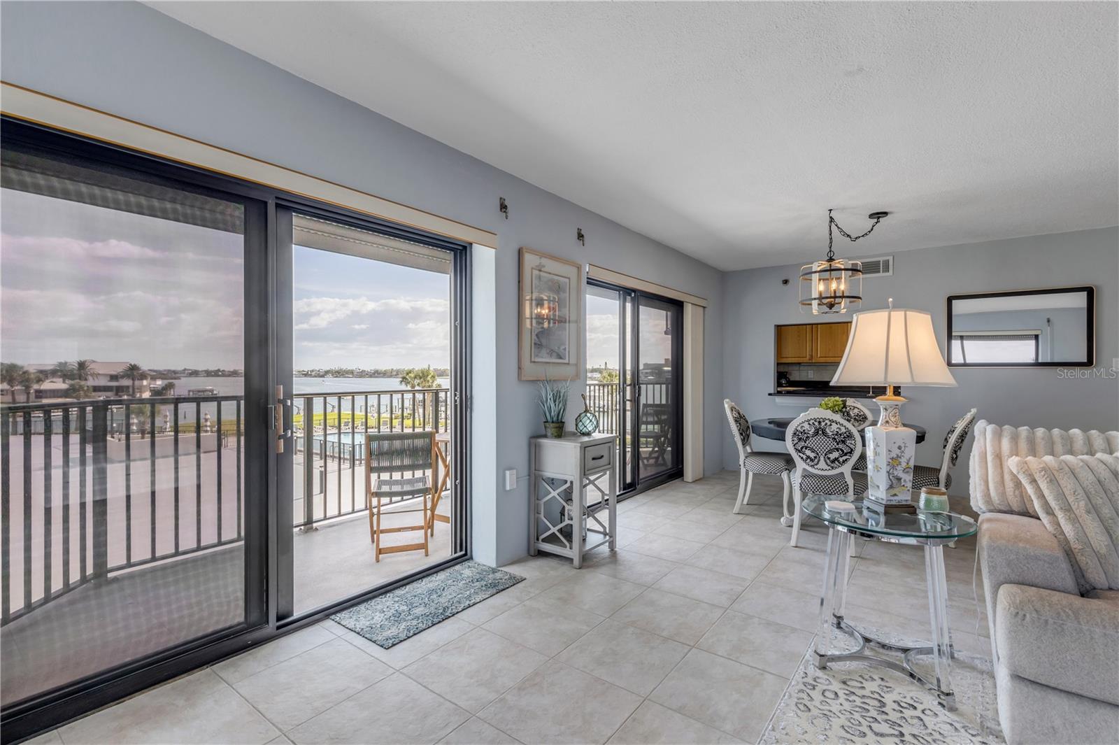 DIAMOND HEAD POINT CONDO - Residential