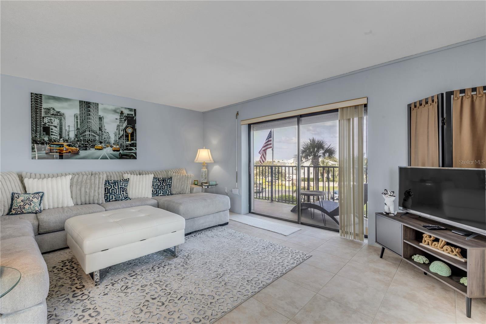 DIAMOND HEAD POINT CONDO - Residential