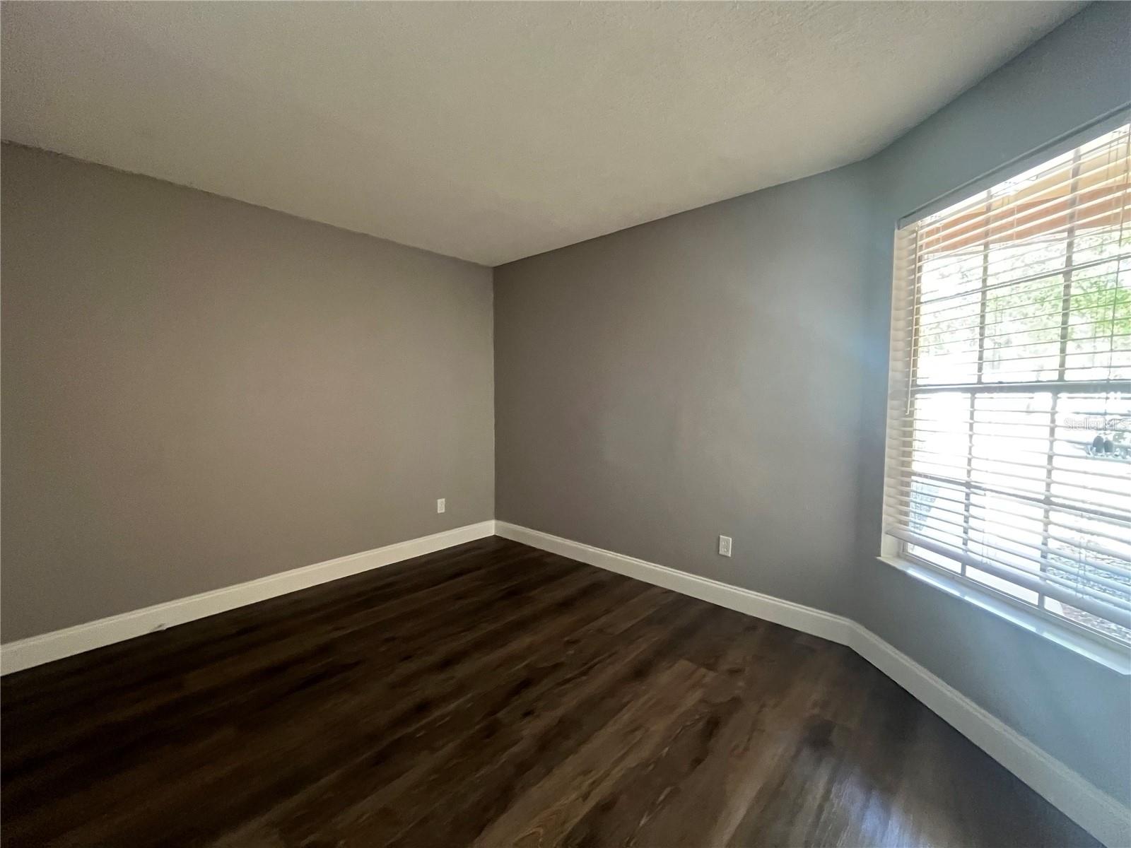RESERVE AT THE CROSSINGS PH 1 THE - Residential Lease