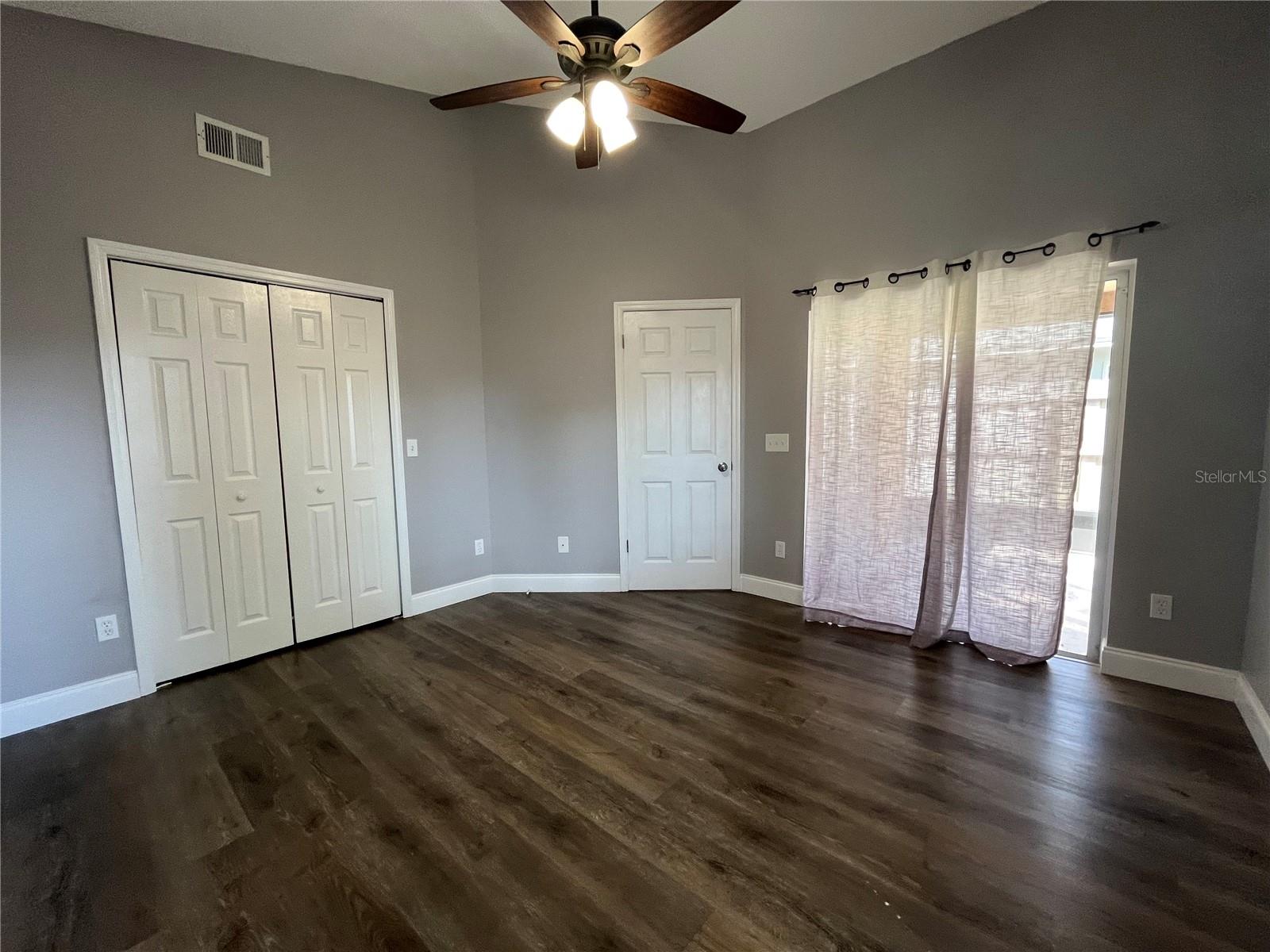 RESERVE AT THE CROSSINGS PH 1 THE - Residential Lease