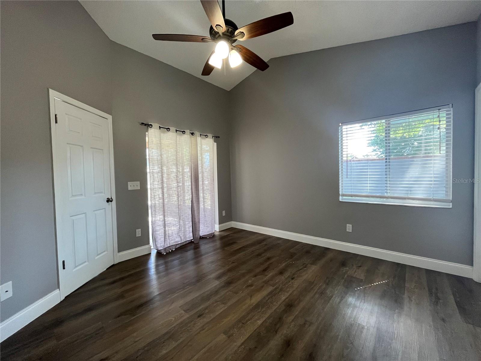 RESERVE AT THE CROSSINGS PH 1 THE - Residential Lease