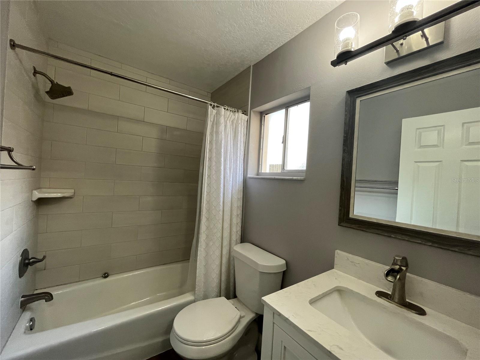 RESERVE AT THE CROSSINGS PH 1 THE - Residential Lease