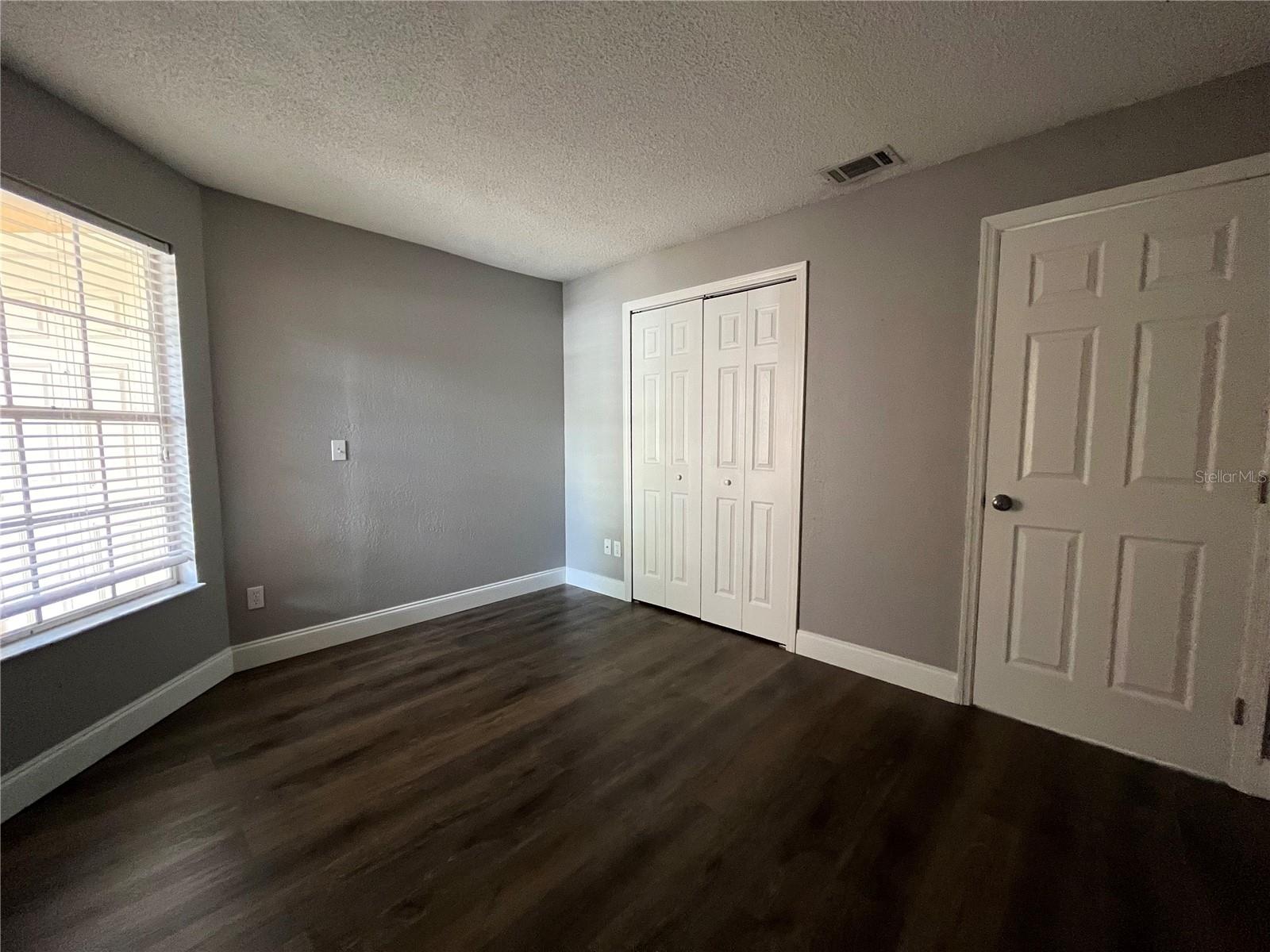 RESERVE AT THE CROSSINGS PH 1 THE - Residential Lease