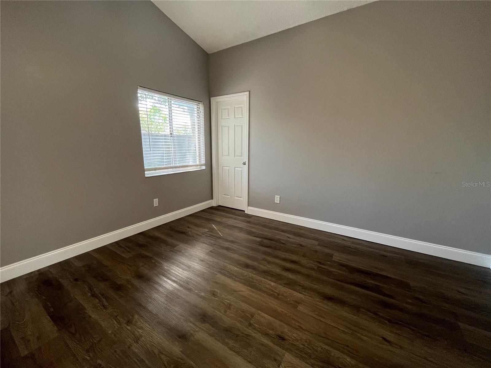 RESERVE AT THE CROSSINGS PH 1 THE - Residential Lease