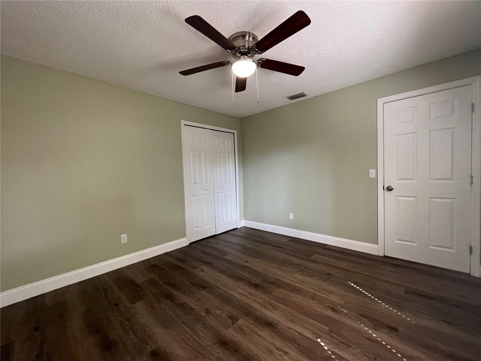 RESERVE AT THE CROSSINGS PH 1 THE - Residential Lease
