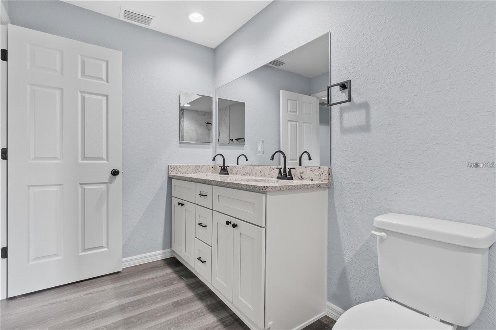 ROLLING RANCH ESTATE - Residential
