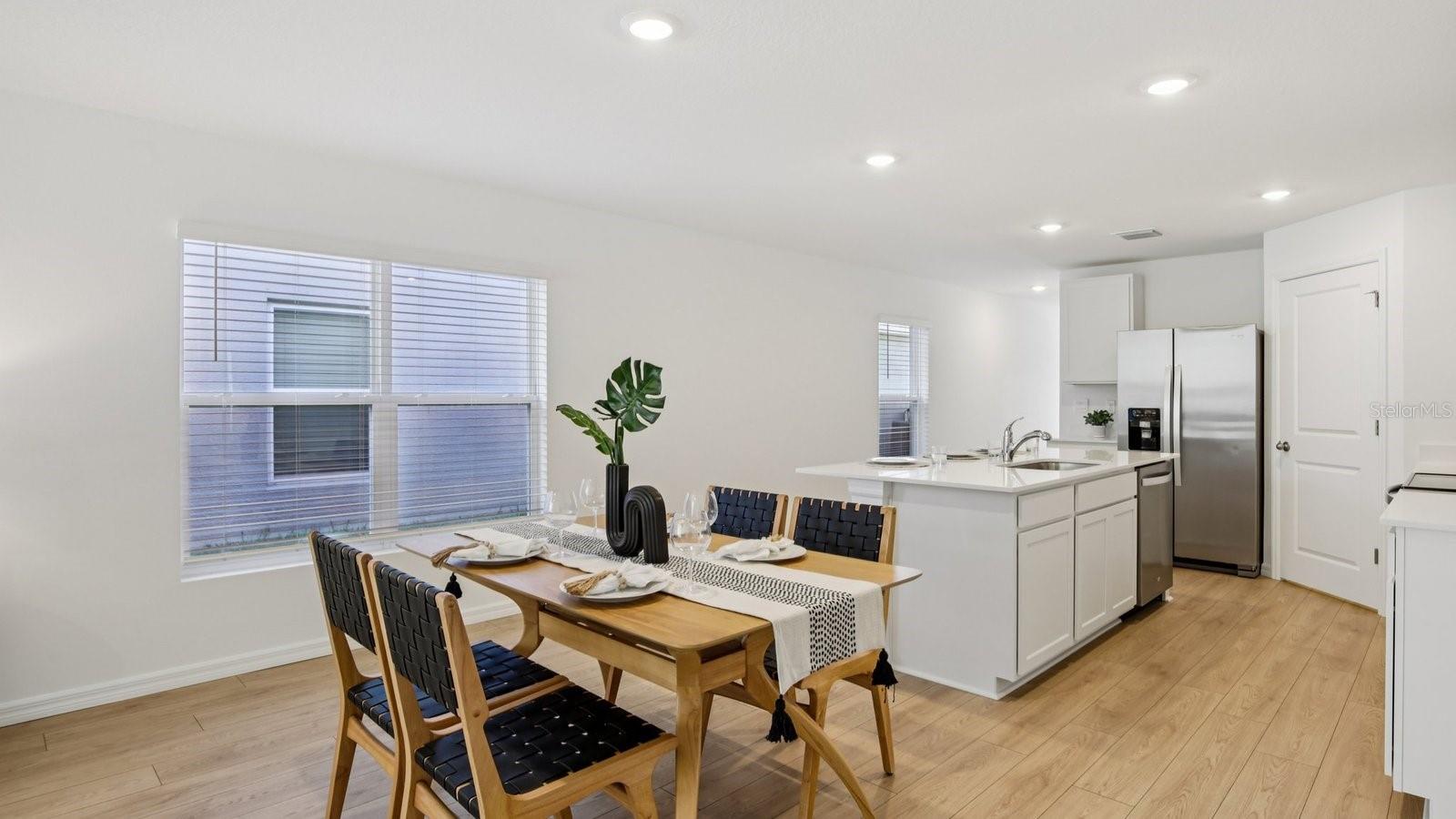 NORTHRIDGE - Residential