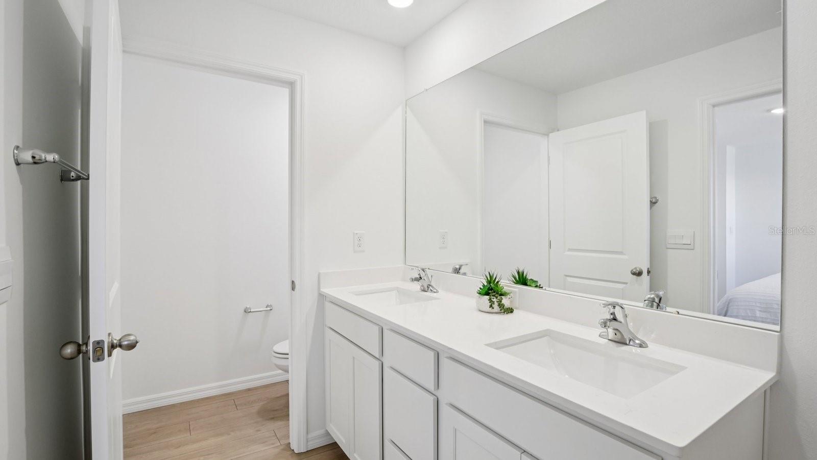 NORTHRIDGE - Residential