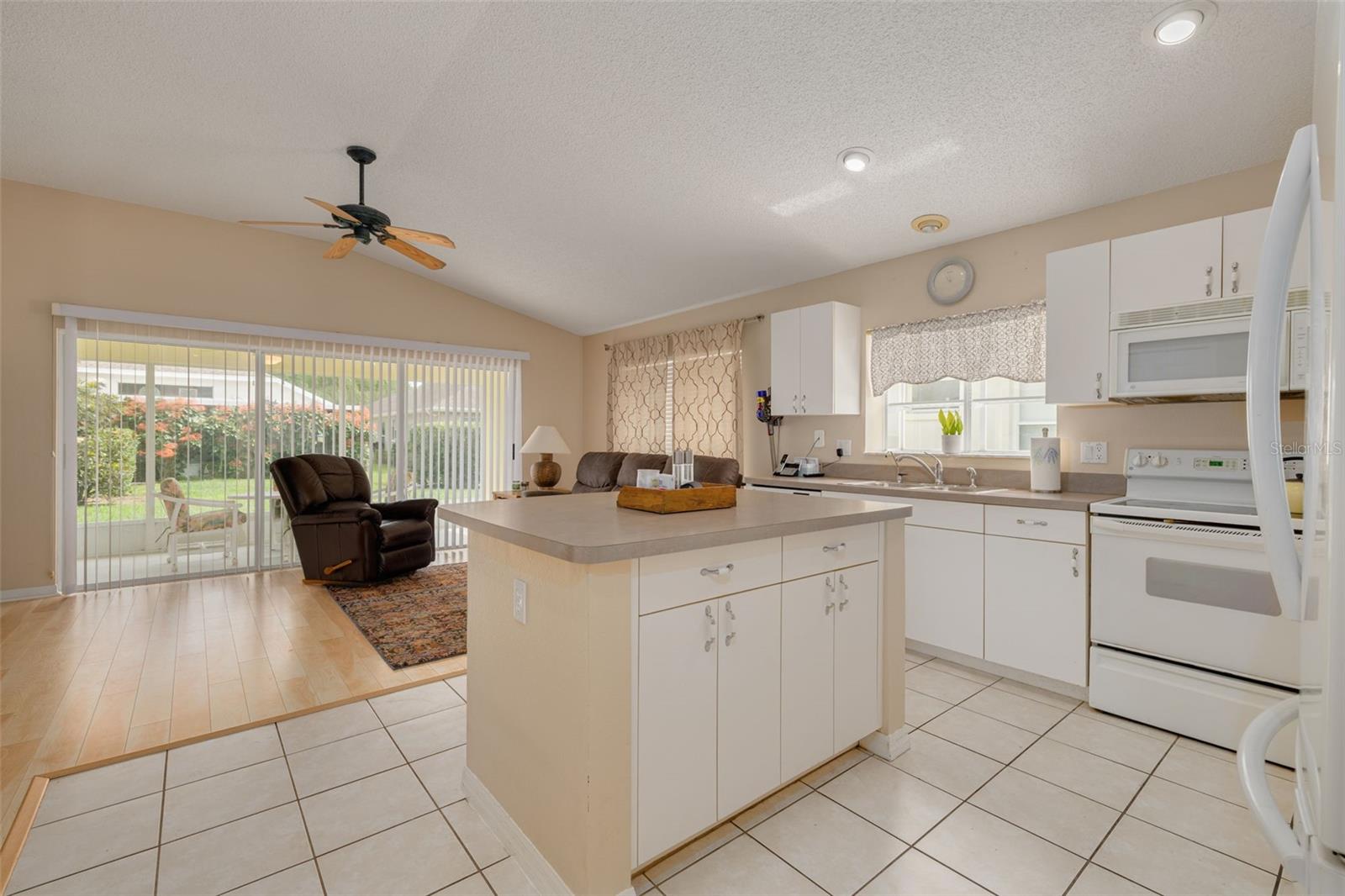 WYNDTREE VILLAGE 11 12 - Residential