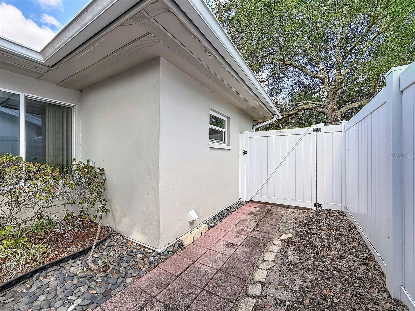 DUNEDIN MANOR SUB - Residential