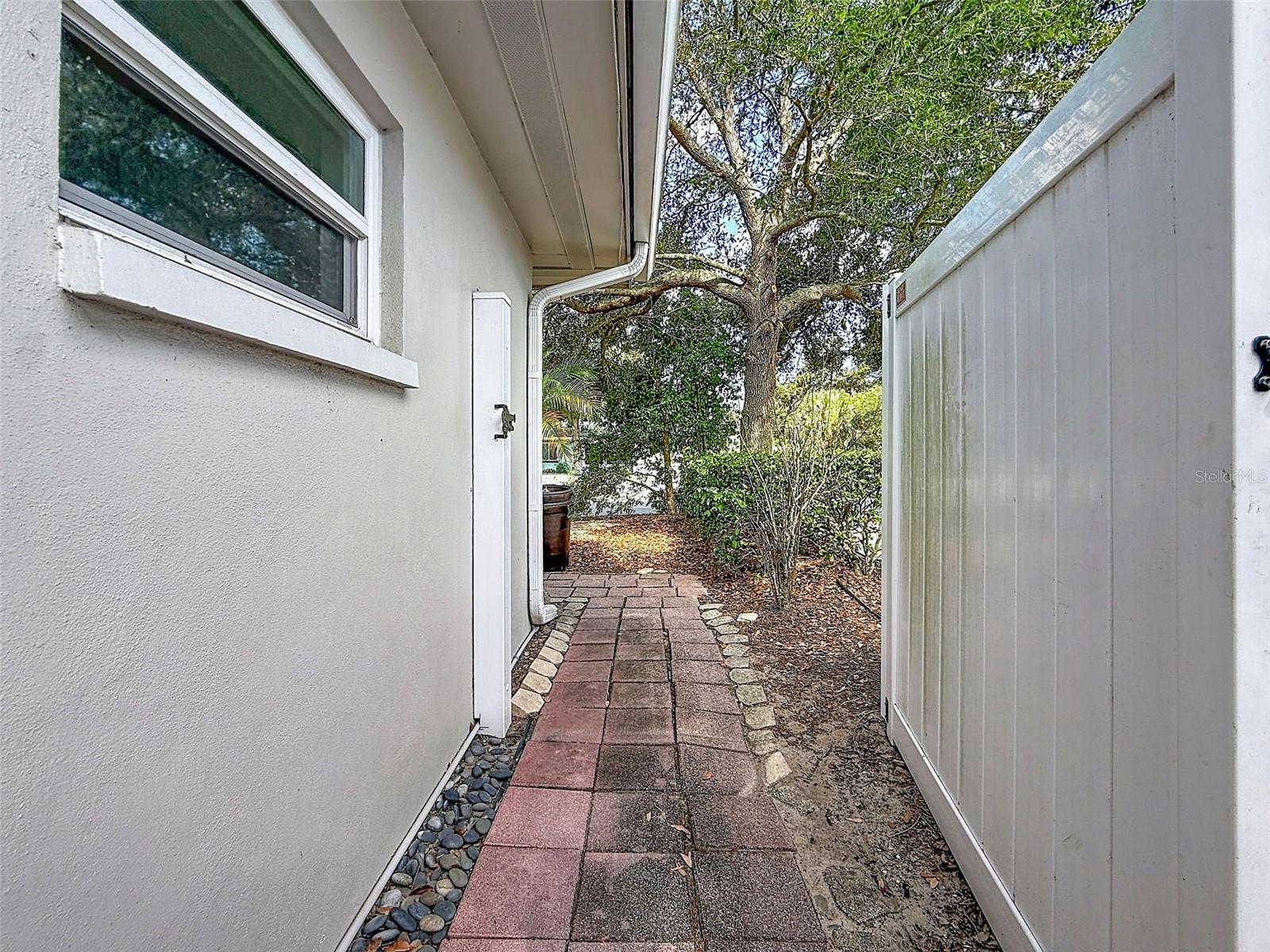 DUNEDIN MANOR SUB - Residential