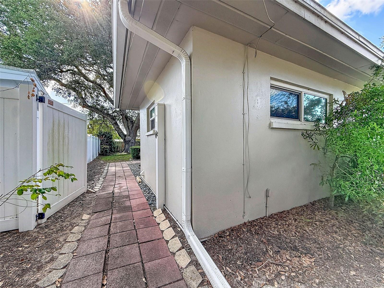 DUNEDIN MANOR SUB - Residential