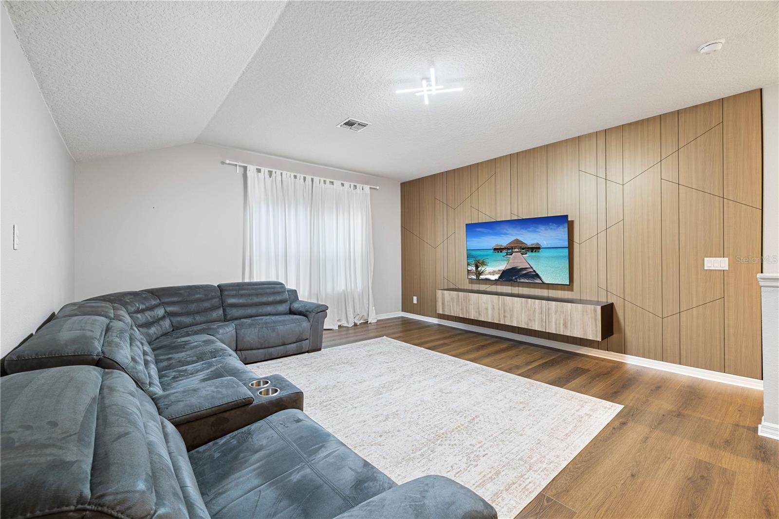 ROYAL LEGACY ESTATES - Residential