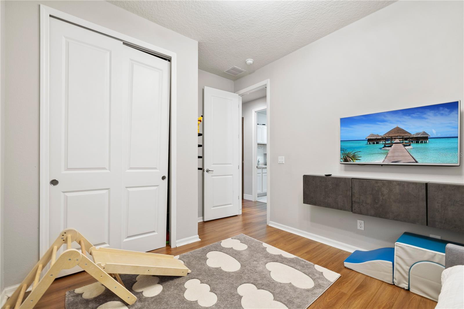ROYAL LEGACY ESTATES - Residential