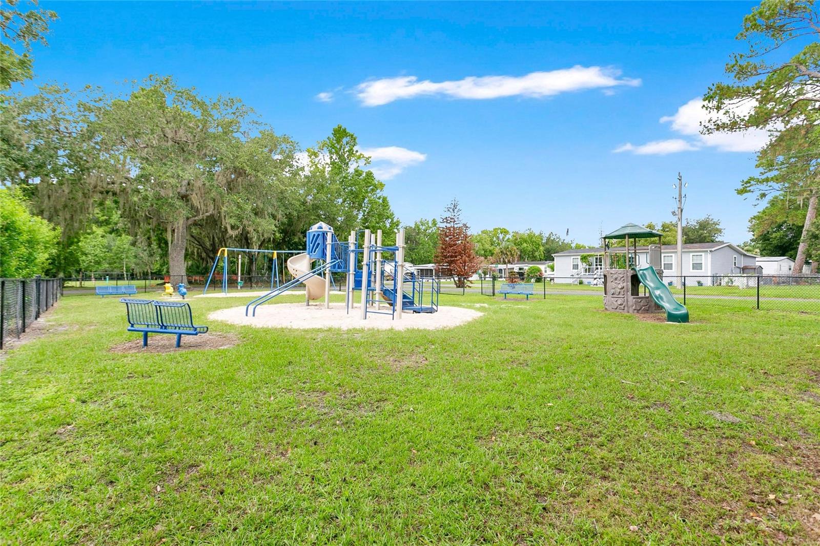 LEISURE WORLD PARK - Residential