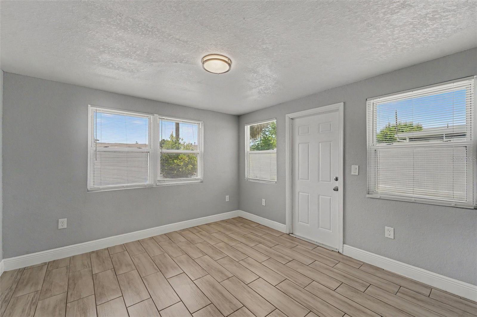 BEACON SQUARE - Residential