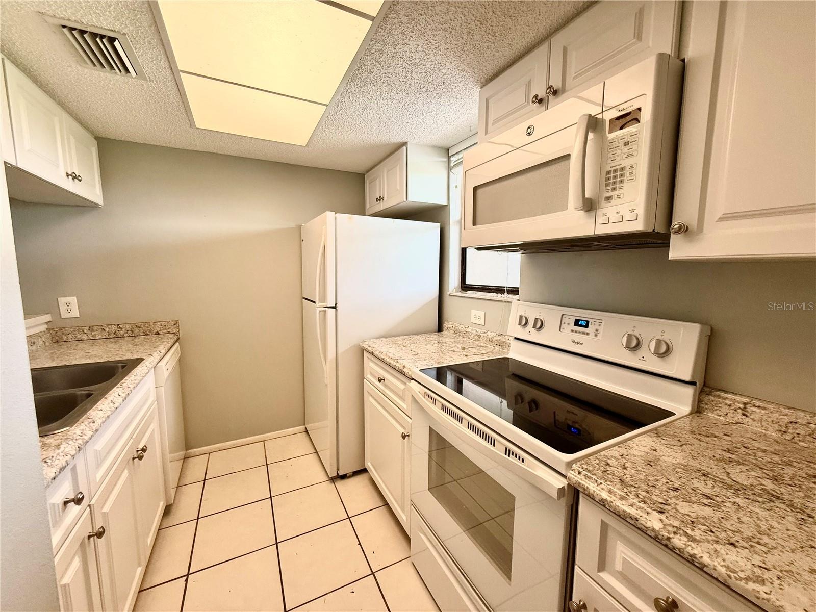SANDHILL PINES BLDG 13 - Residential