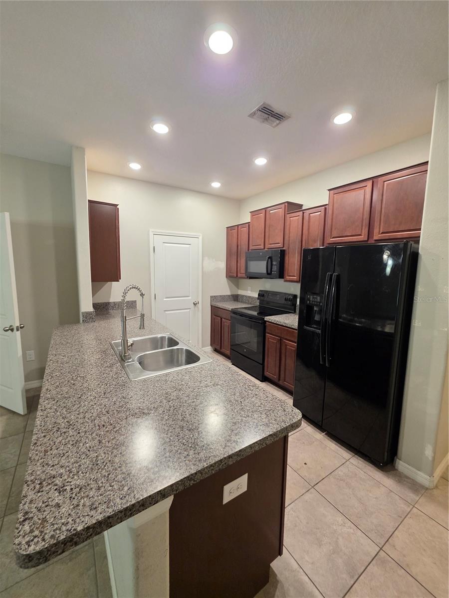 RIVERVIEW LAKES - Residential