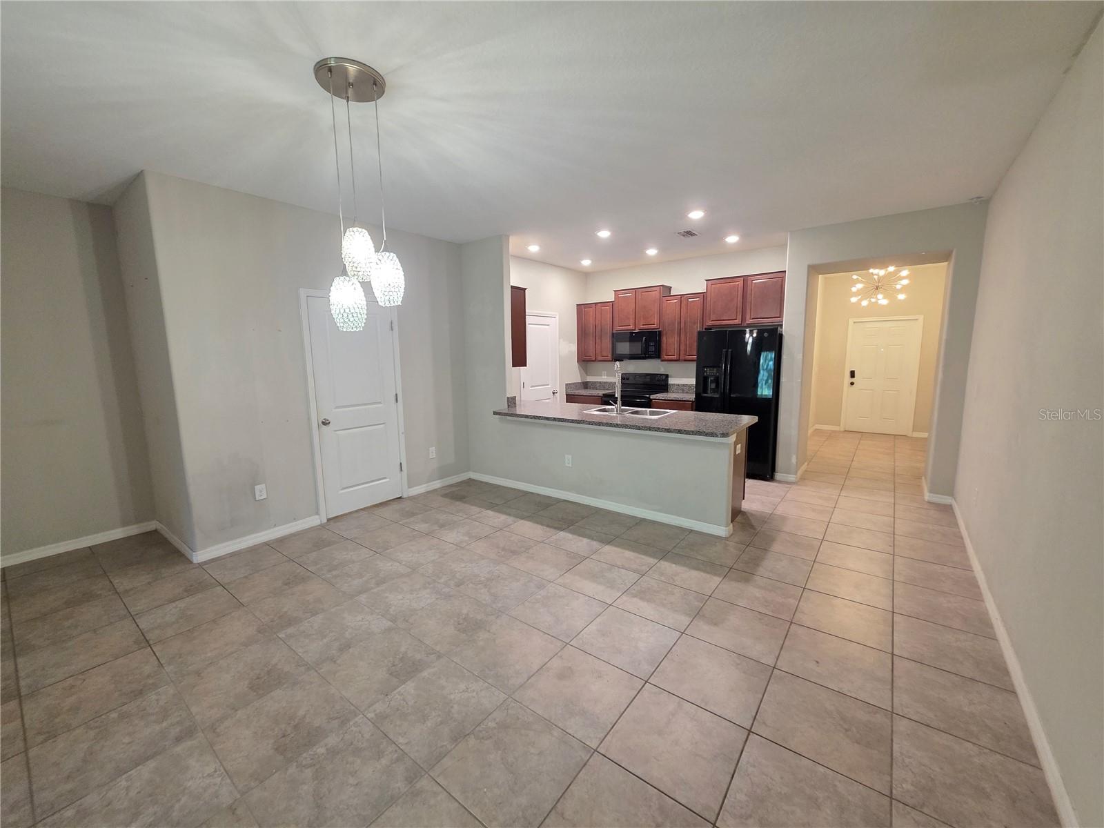 RIVERVIEW LAKES - Residential