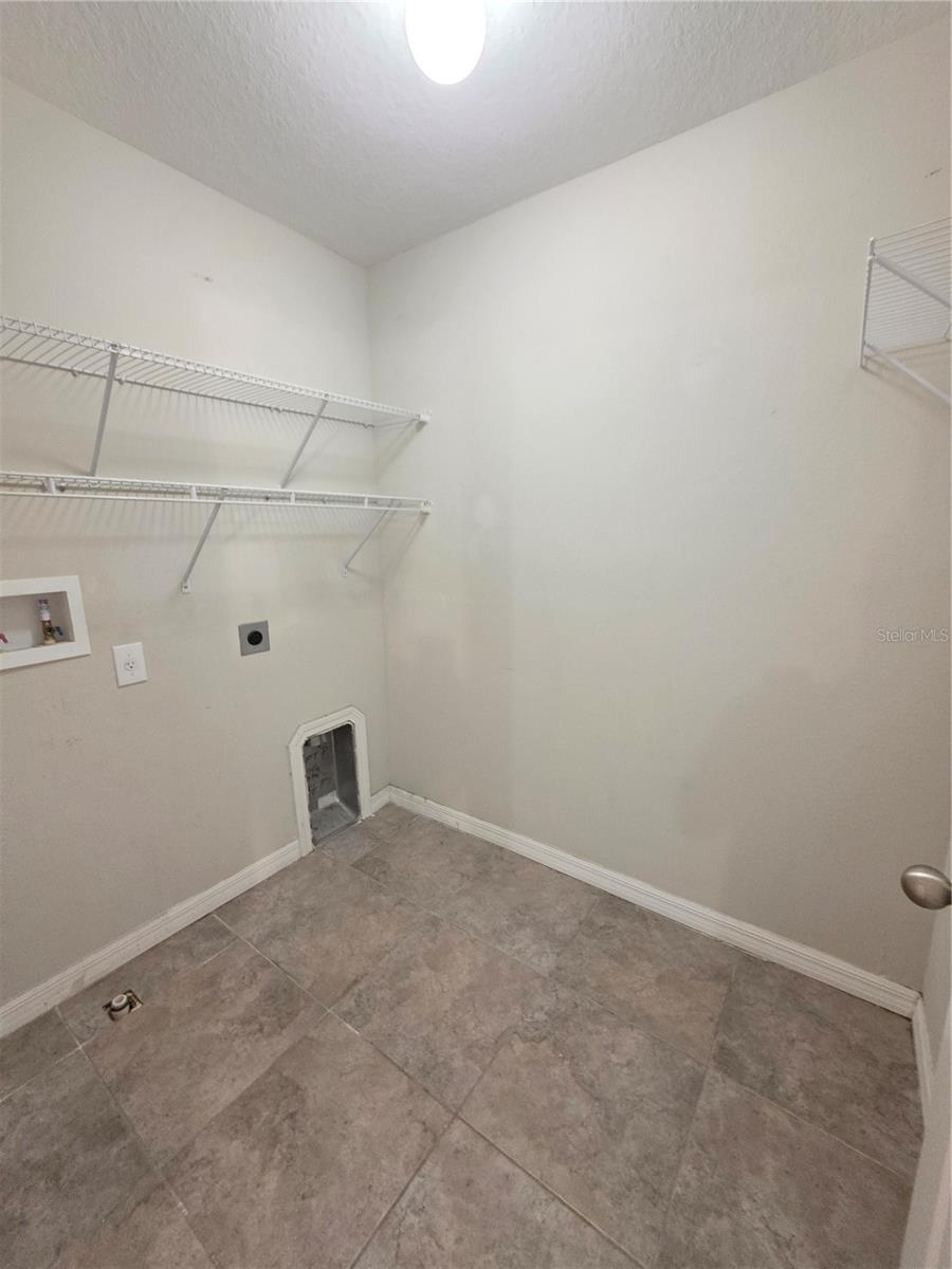 RIVERVIEW LAKES - Residential
