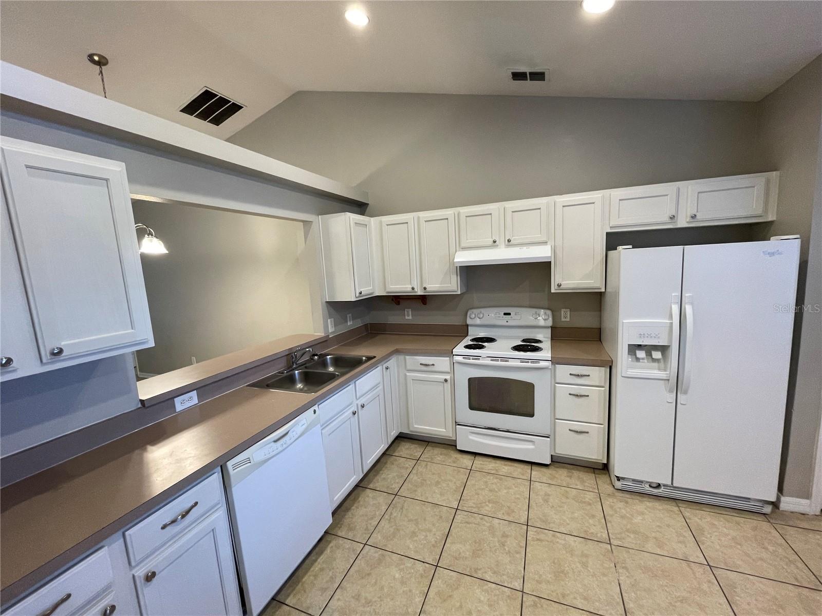OAK HAMMOCK - Residential Lease
