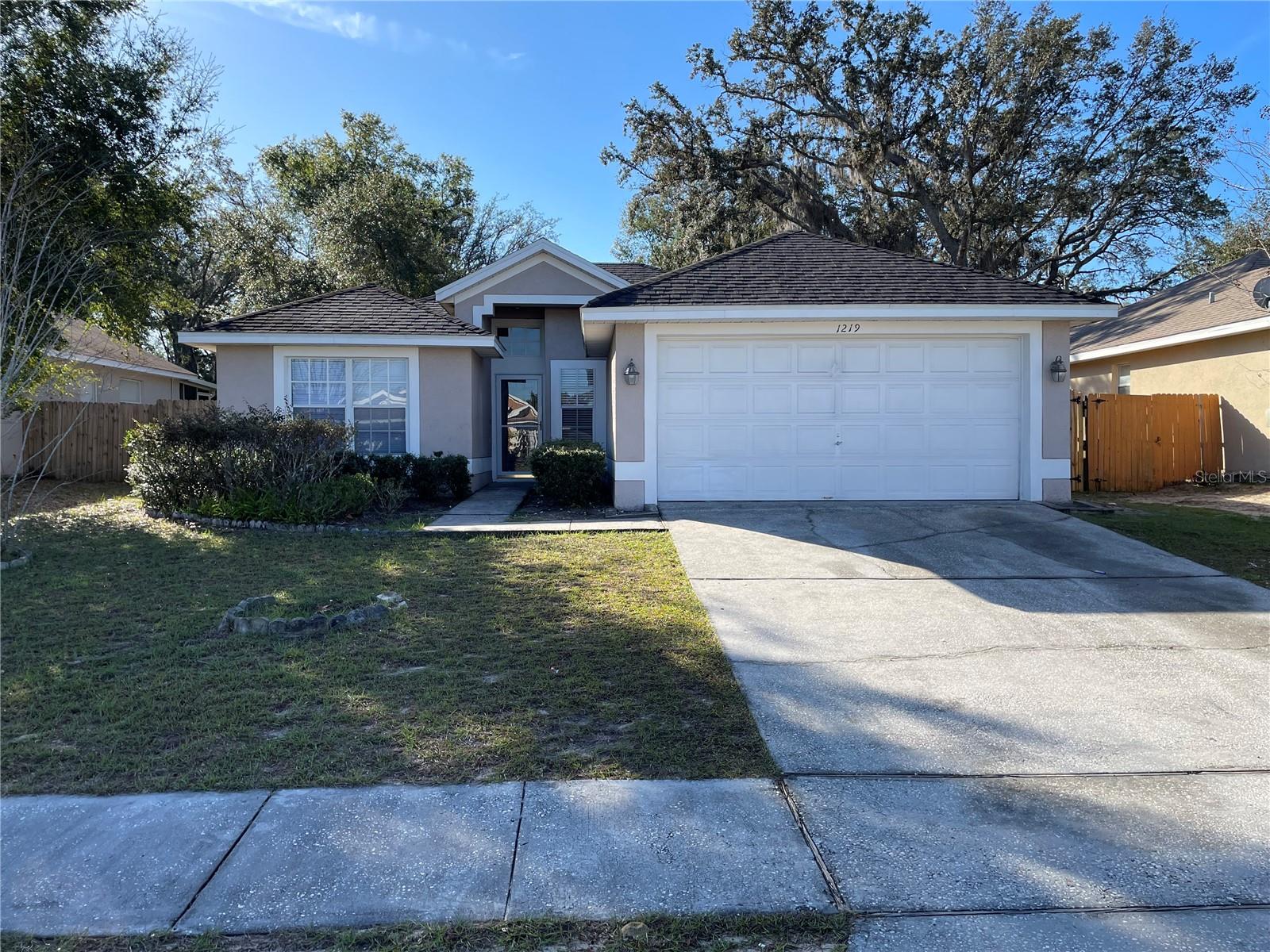 OAK HAMMOCK - Residential Lease