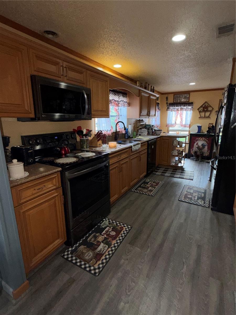 PINE LAKES SOUTH - Residential