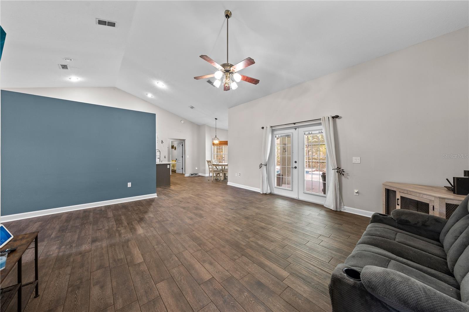 BAY LAKE RANCH UNIT 3 - Residential