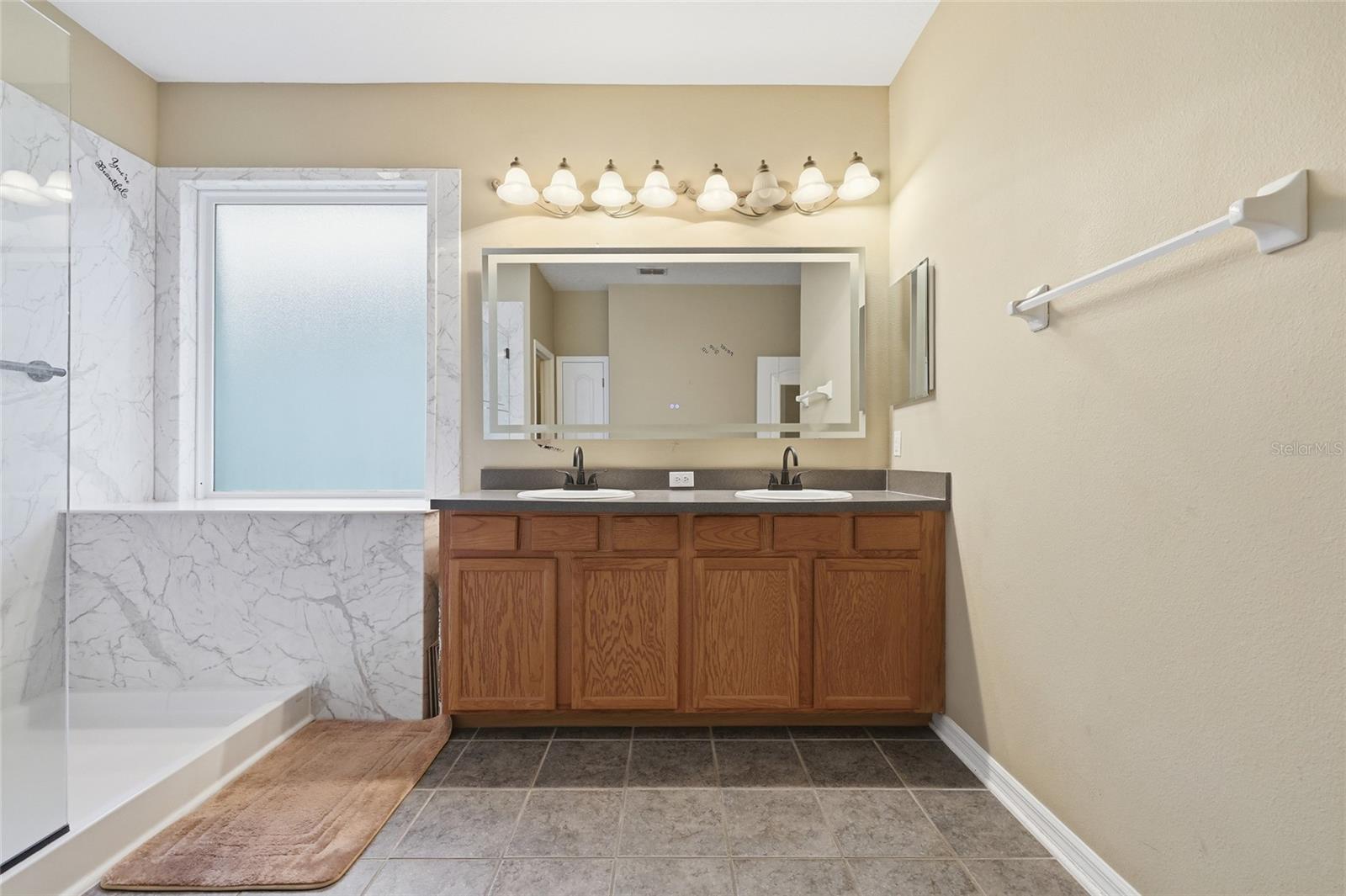 LAKES/WINDERMERE PH 03 P & Q - Residential