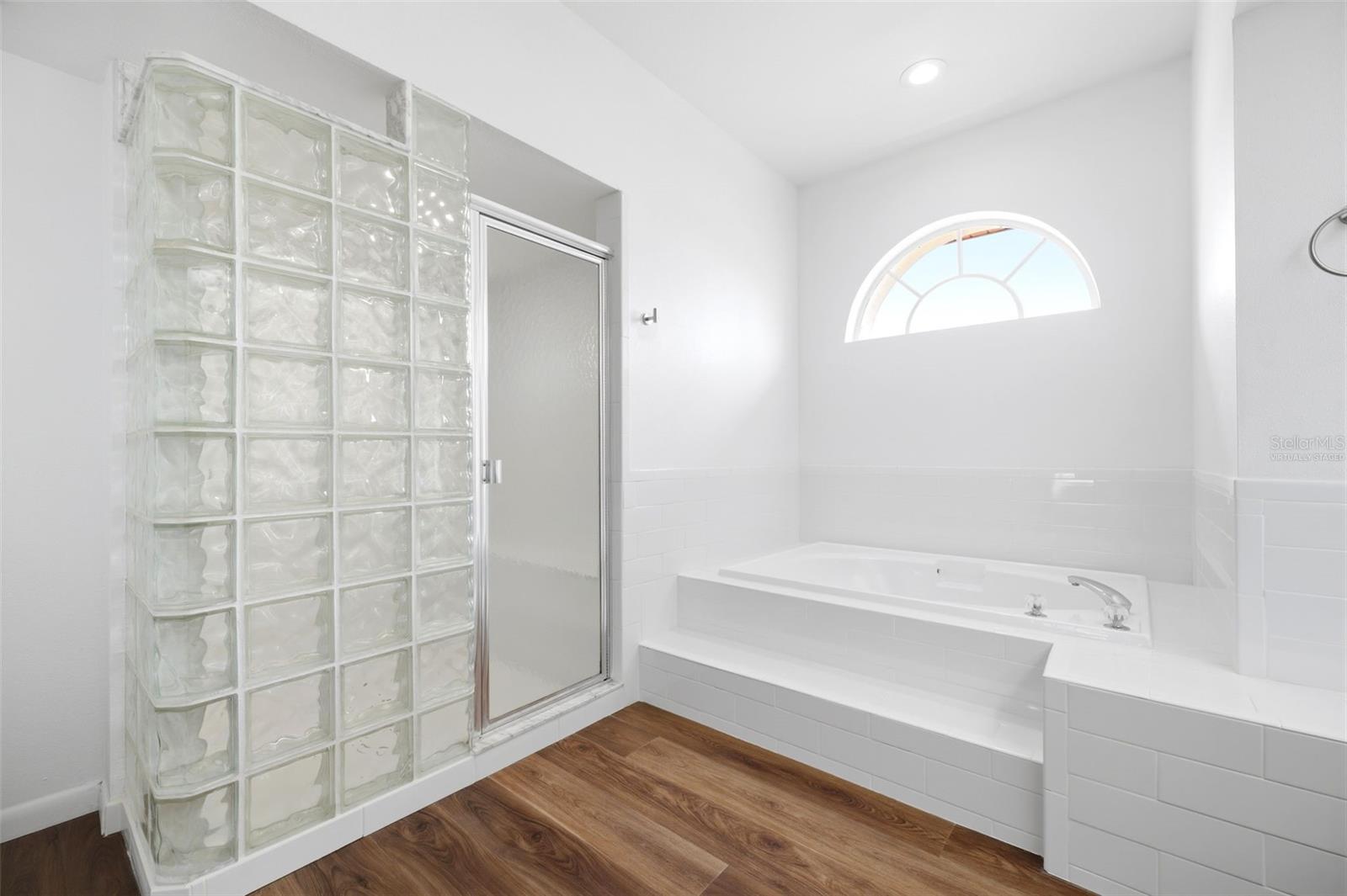 SEVEN HILLS - Residential