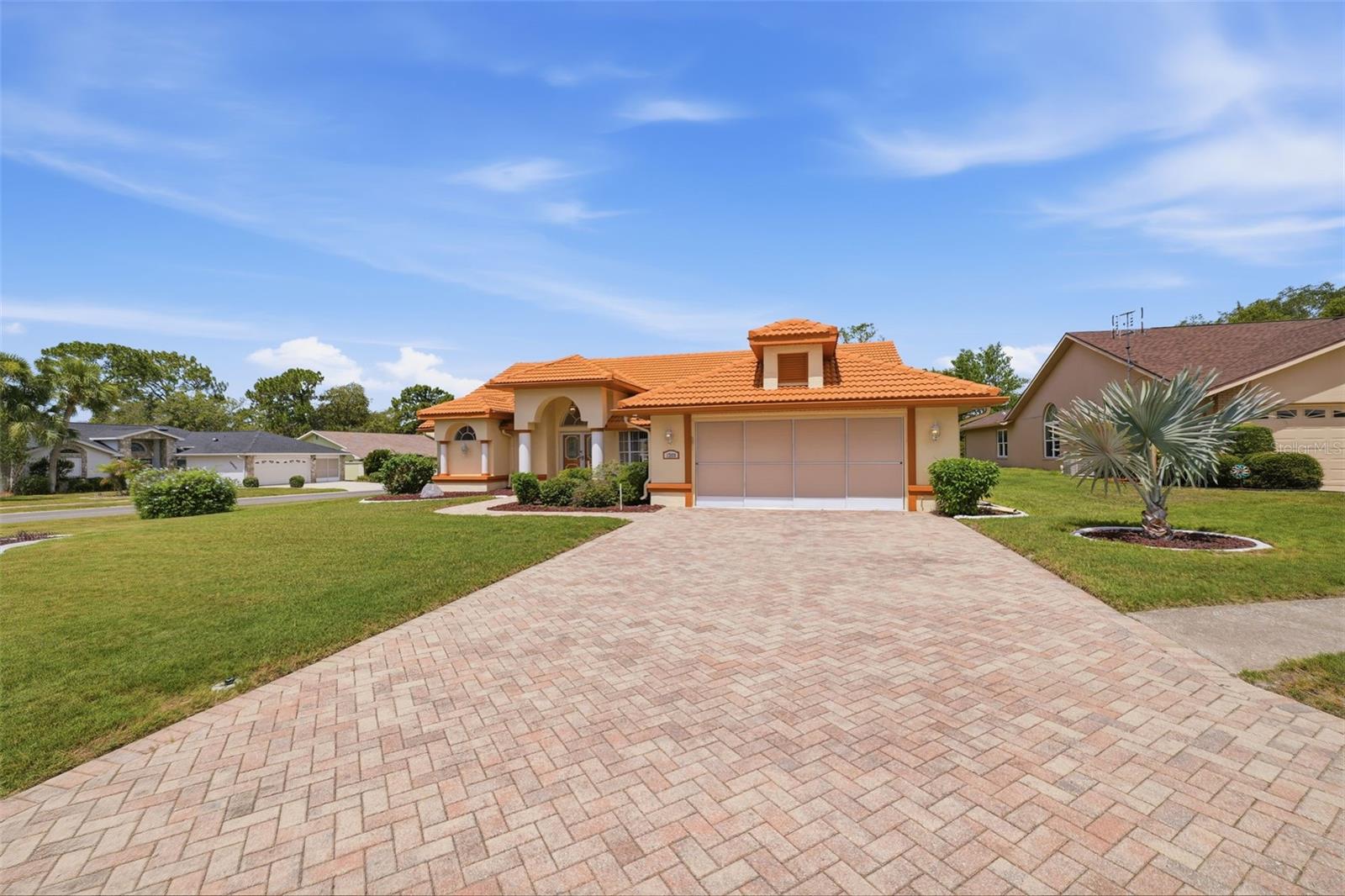 SEVEN HILLS - Residential