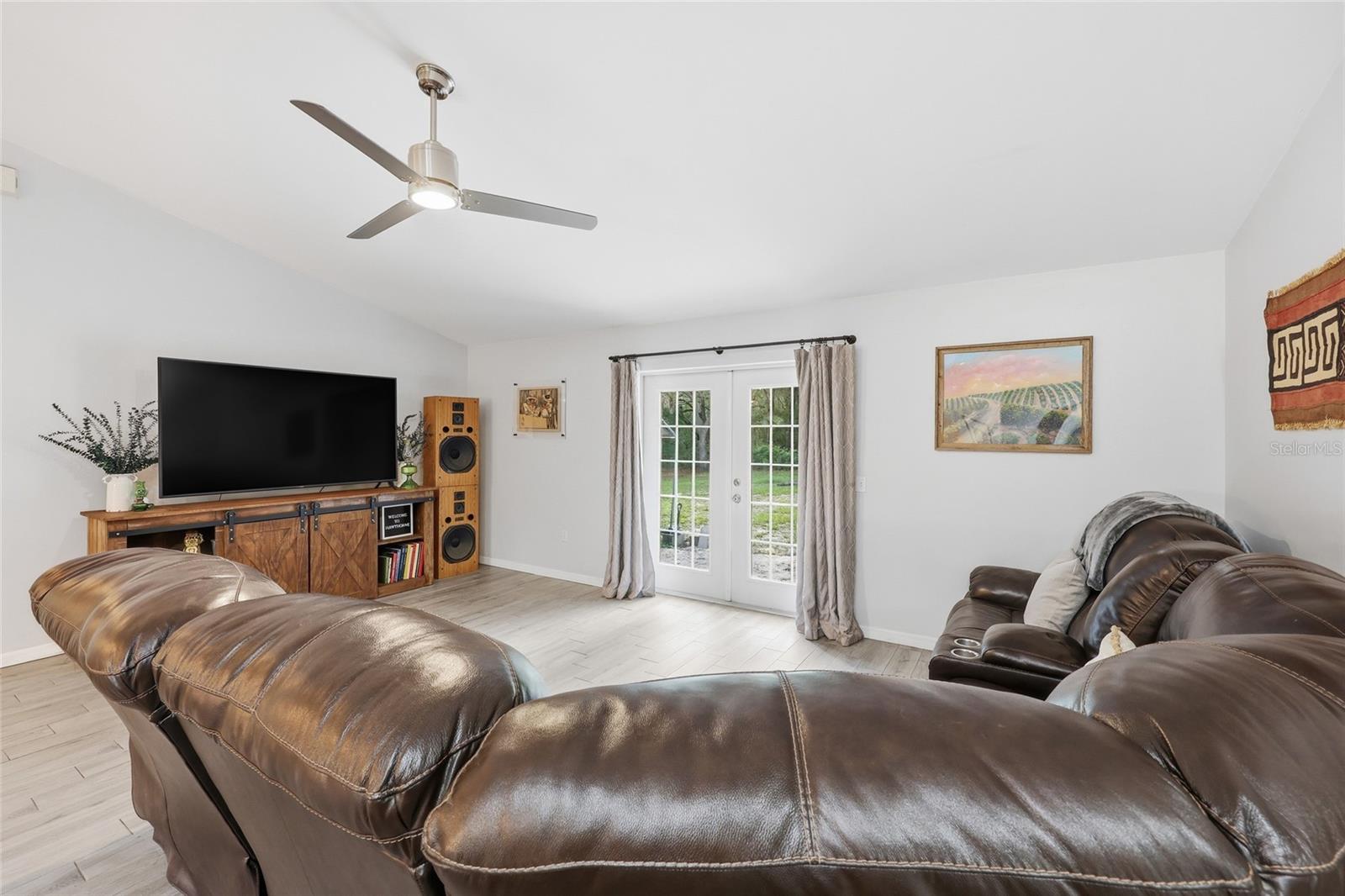FOUR LAKES COMMUNITY - Residential