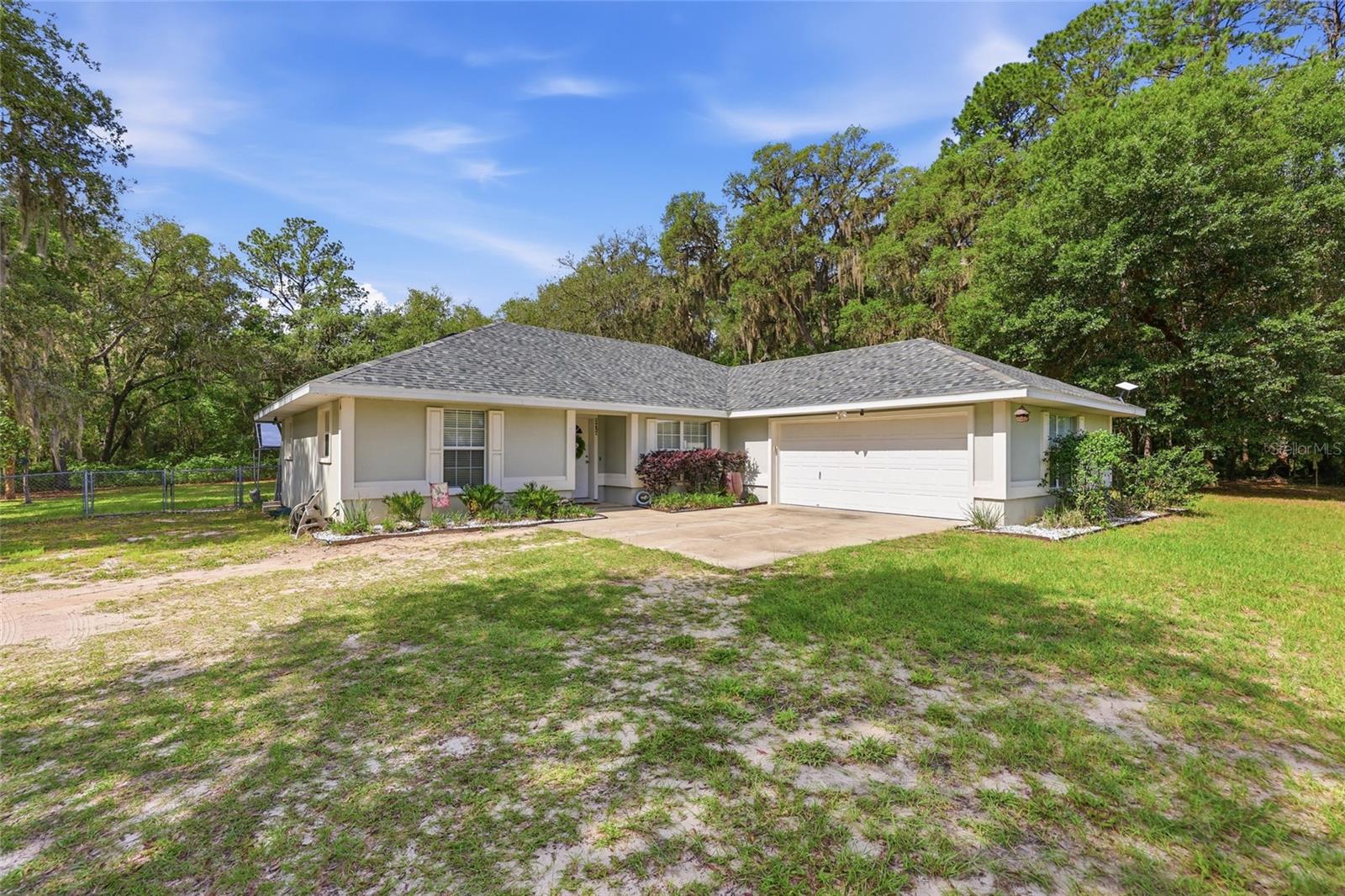 FOUR LAKES COMMUNITY - Residential