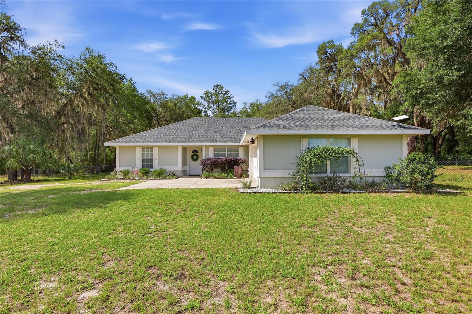 FOUR LAKES COMMUNITY - Residential