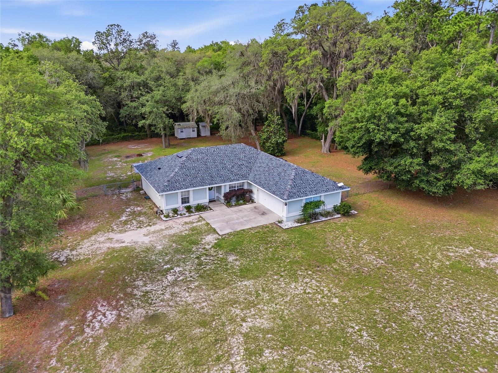 FOUR LAKES COMMUNITY - Residential