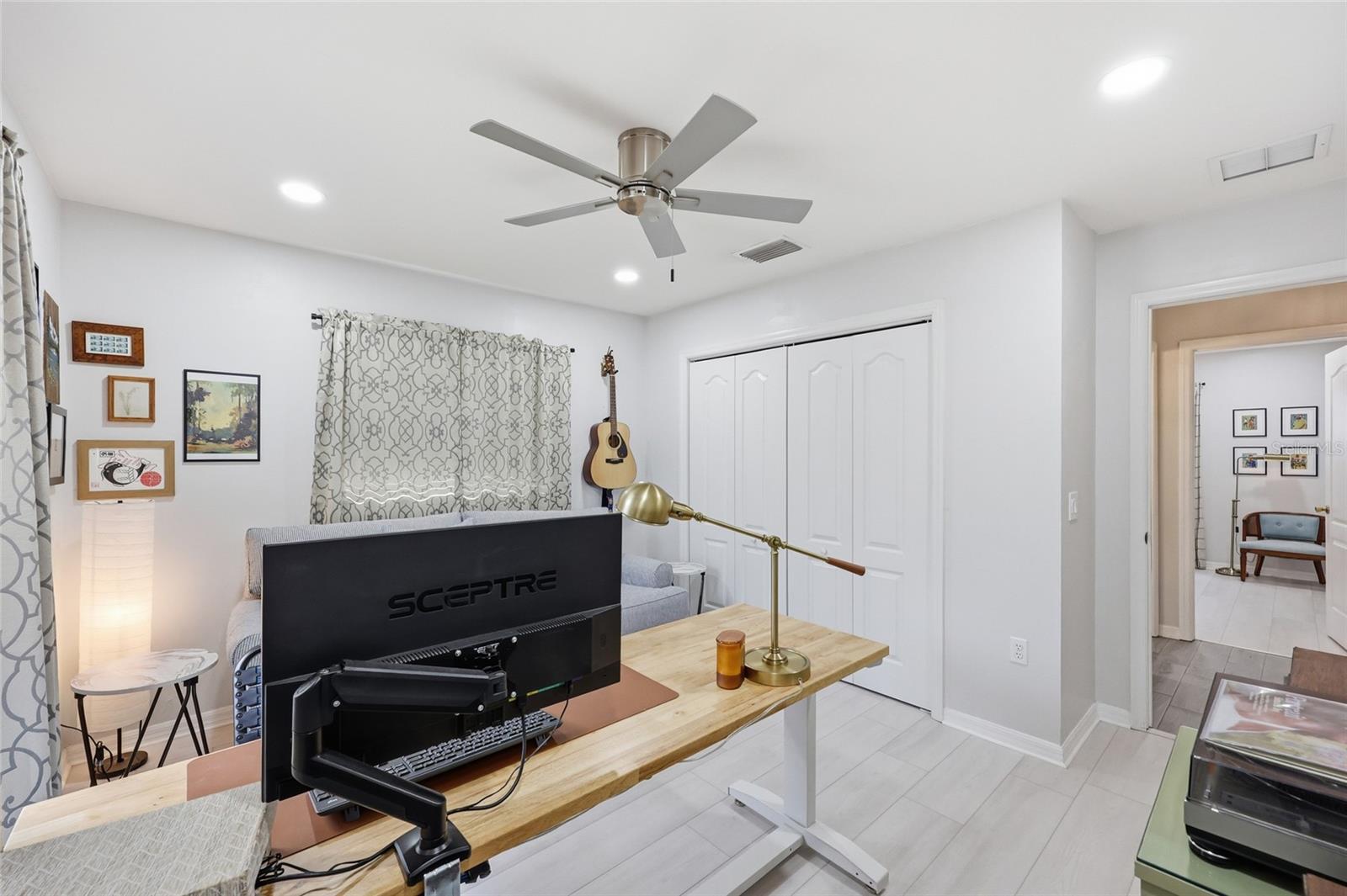 FOUR LAKES COMMUNITY - Residential