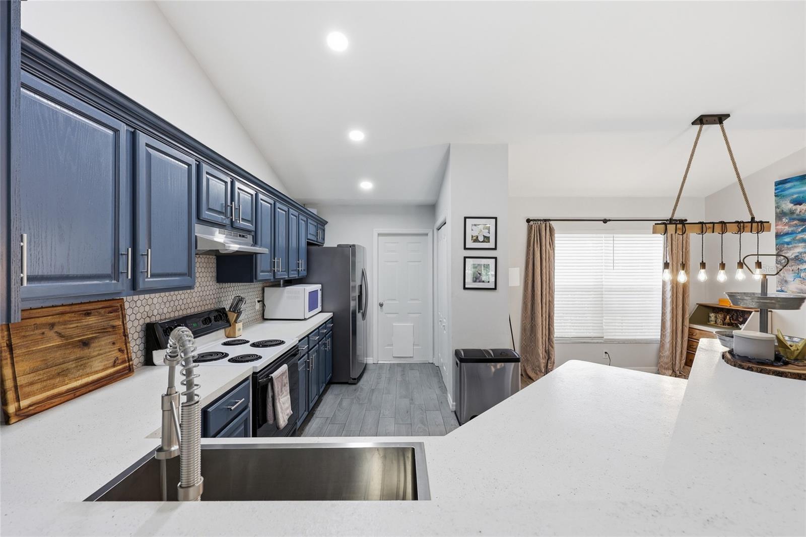 FOUR LAKES COMMUNITY - Residential