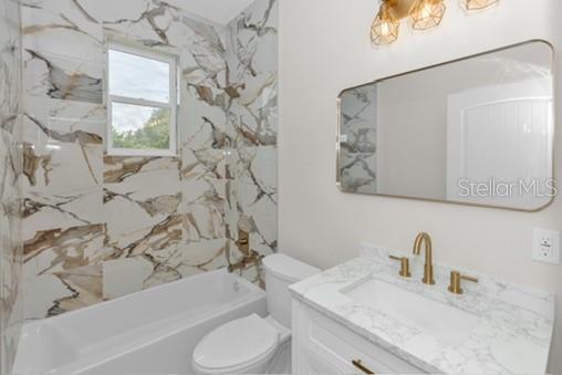 LAKES EDGE - Residential